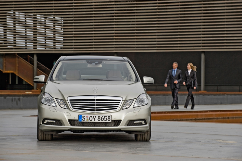Illustration for article titled 2010 Mercedes E-Class: Mega Gallery